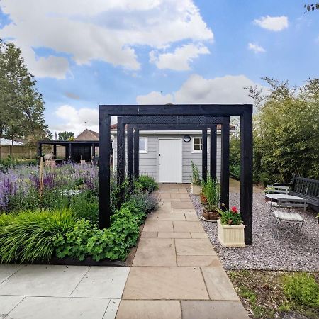 Little Maplewood, Tangmere Esterno foto